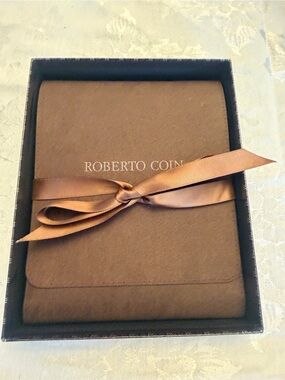 Roberto Coin Brown Women’s Necklace storage Pouch with Ribbon and the gift box